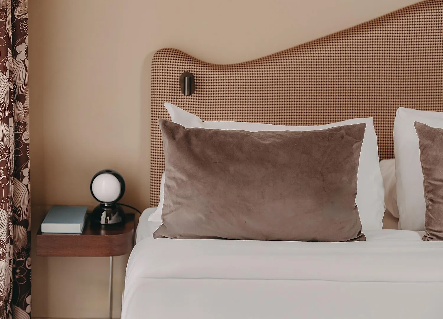 ****  פריז Hotel Belloy Saint Germain צרפת